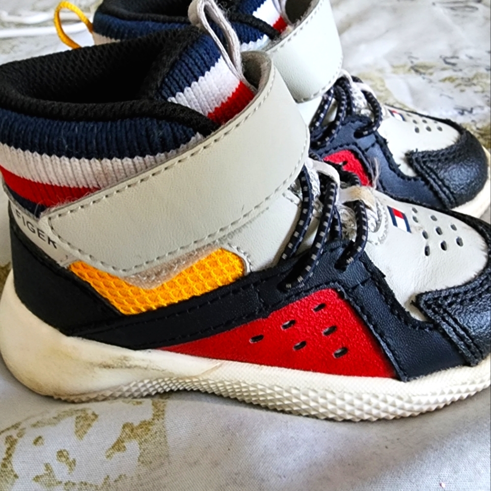 Tommy Hilfiger toddler girl sneakers size 5